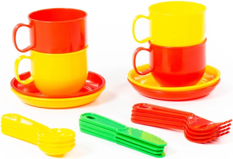 Kompletna oprema za 4 mala gosta