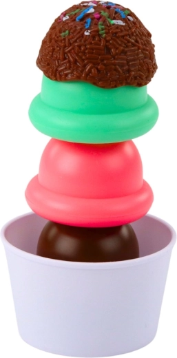 Slaganje kuglica razvija finu motoriku