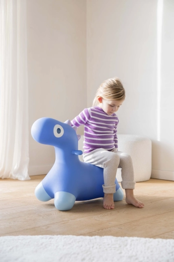 Quick to inflate, easy to carry