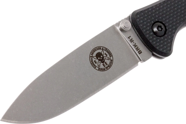 Durable D2 blade with stonewash finish