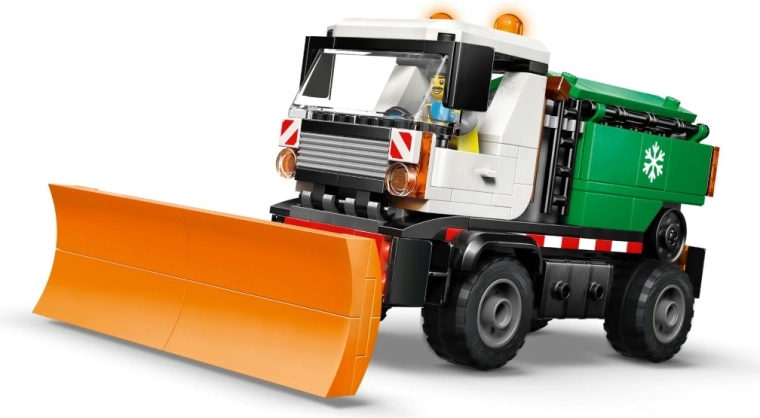 Funkcionalni prednji plug za realističnu zimsku akciju