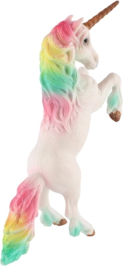 Striking upright pose