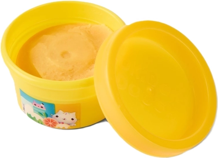 Practical cups with lids