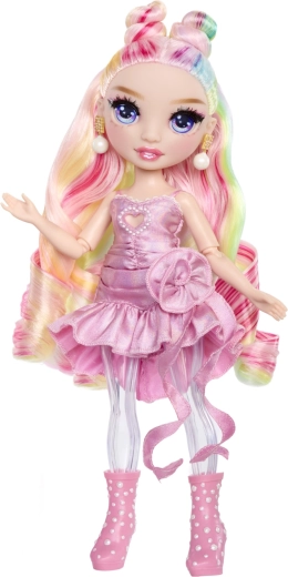 Pastelni modni izgled Belle Parker