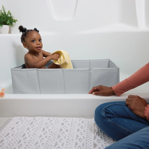 Comfortable bathing for a growing child