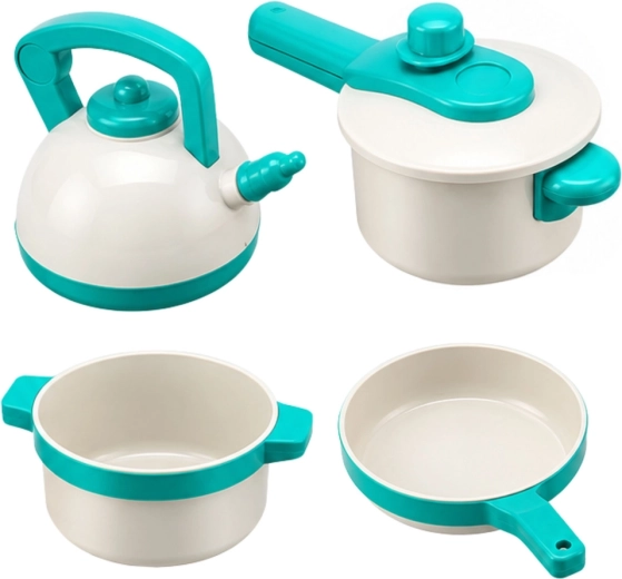 Rich cookware and kitchen equipment