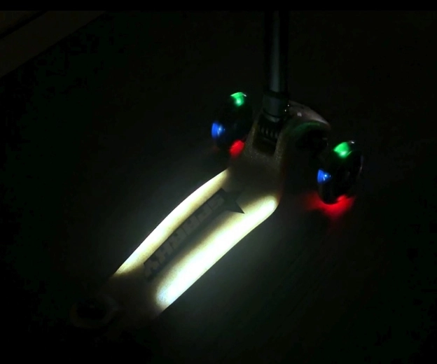 LED kotači i osvijetljena platforma za bolju vidljivost