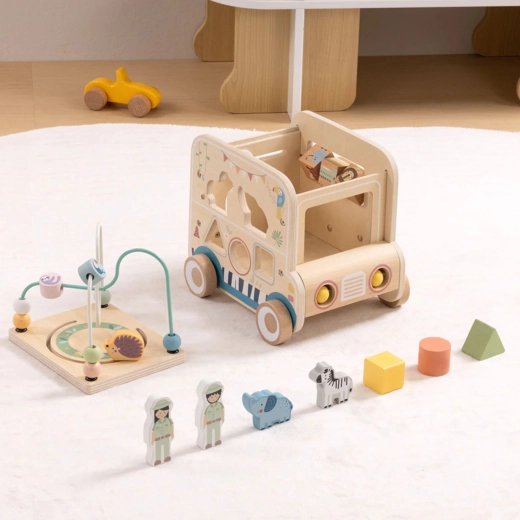 Shape sorter and safari фигурines for story play
