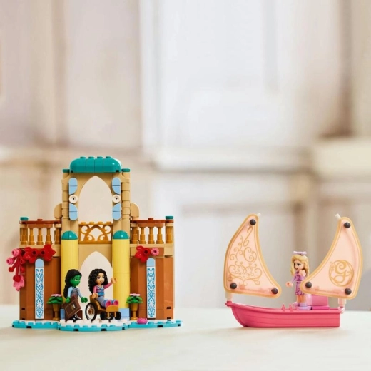 Dvoetažno sveučilište Shiz puno detalja