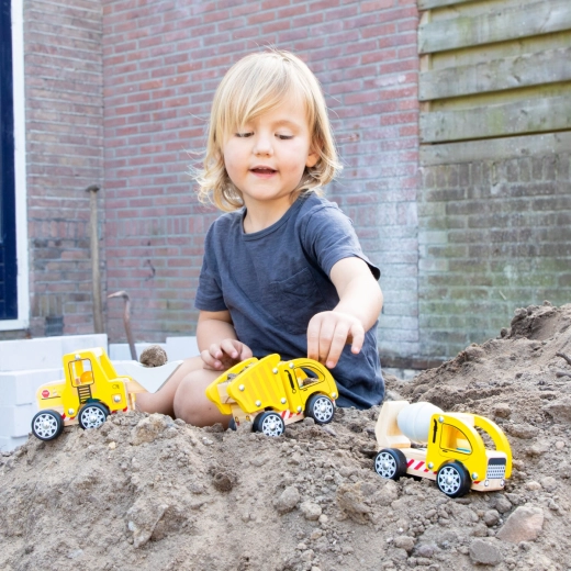 Suitable for outdoor play