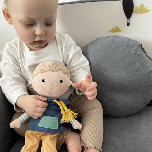 Encourages imagination and sensory development
