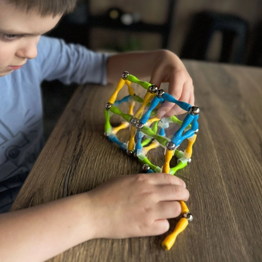 Easy magnetic connection