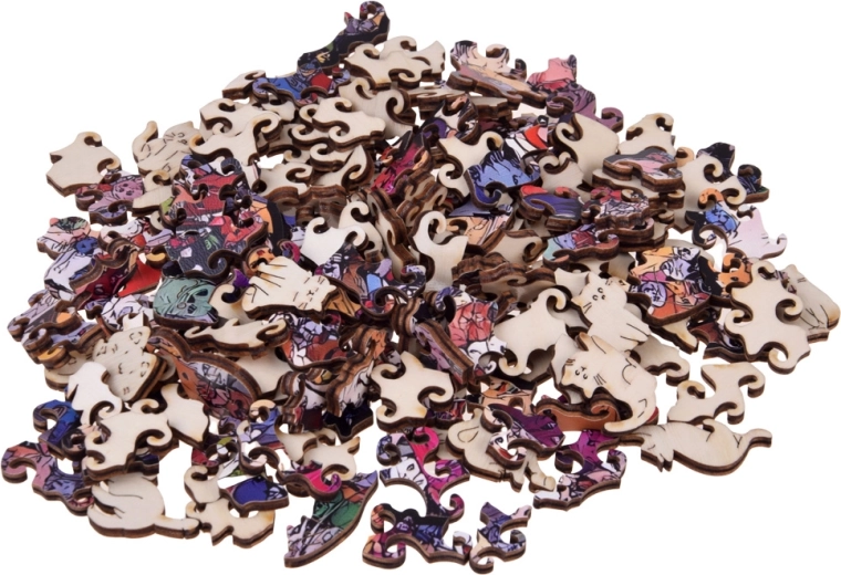 Wooden pieces and unusual shapes