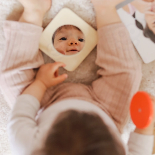 Sigurno ogledalce za prvo samootkrivanje