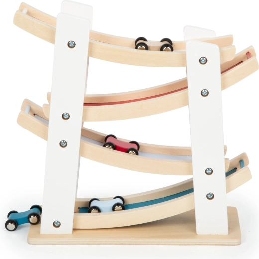 Prirodno drvo i izdržljiva konstrukcija