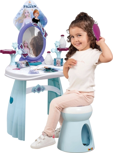 Sigurno ovalno ogledalo i udobna stolica