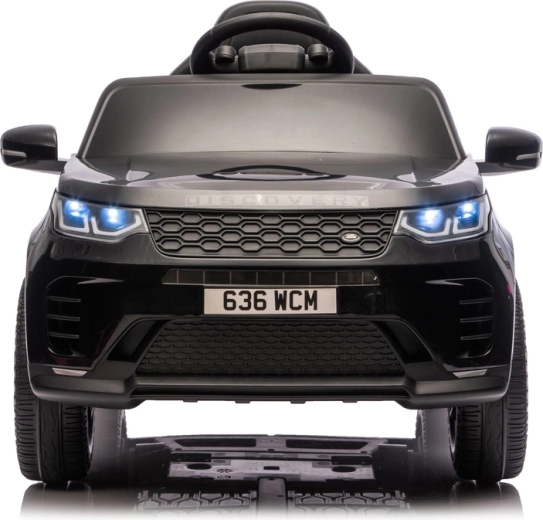 Realistic LED headlights and iconic grille