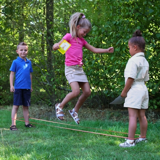 Sparkly elastic jumping band for active play