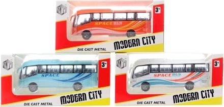 Metalni autobus s pogonom na povlačenje unatrag