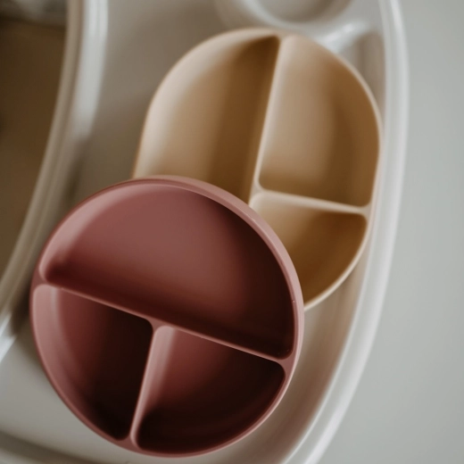 Tri odjeljka za pregledno i čisto posluživanje