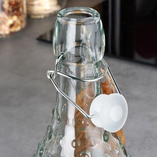 Tijesno kopčasto zatvaranje