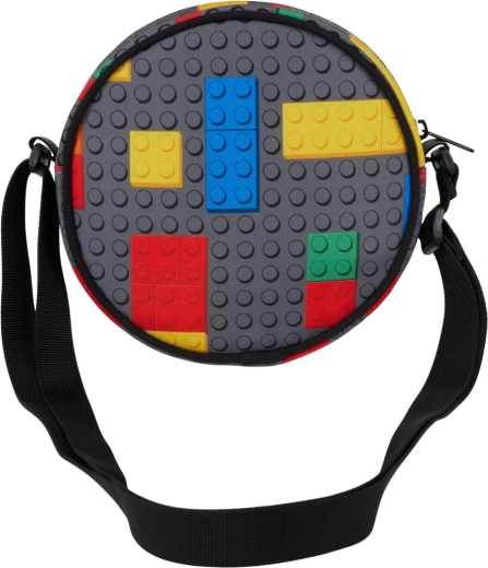 Comfortable carry thanks to the adjustable strap