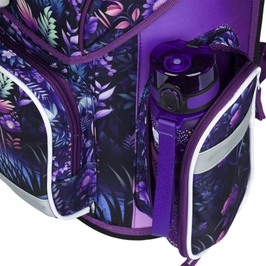 Thoughtful organization and insulated pocket