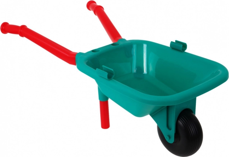 Large wheelbarrow for easy hauling