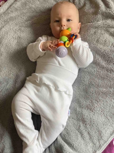 Poluhačkalice s rastezljivim pojasom i zatvorenim stopalima