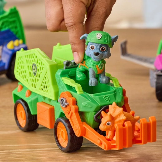 Rockyjeva figurica i dinosaurus u pakiranju