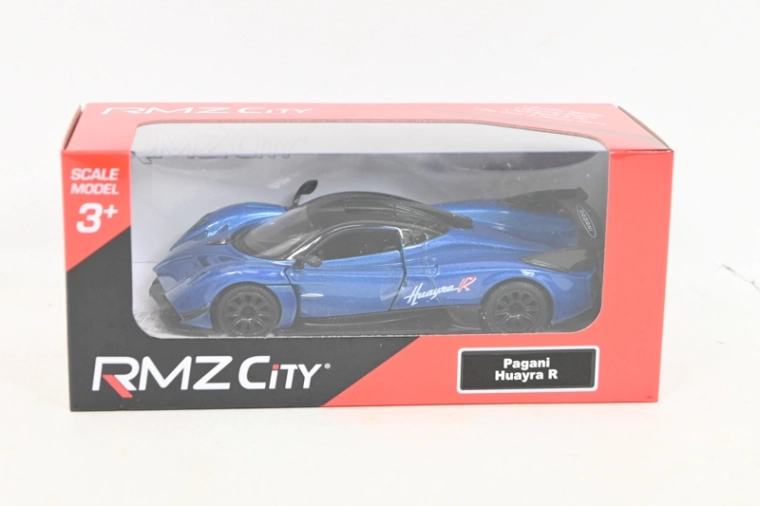 Model auta Pagani Huayra R u plavoj boji