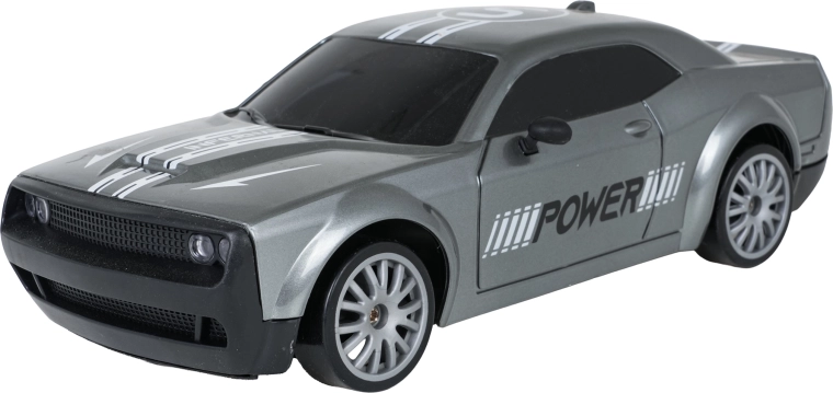 Drift and regular driving thanks to interchangeable wheels