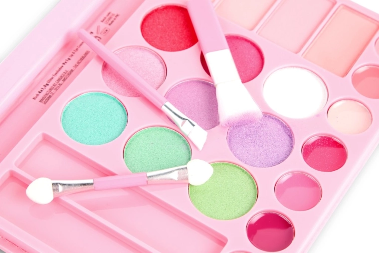 Šarene palete za kreativno šminkanje