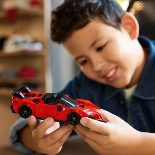 Build, play and display