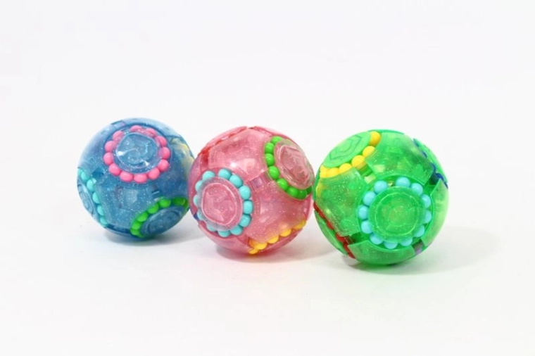 Skill toy – ball with colorful beads