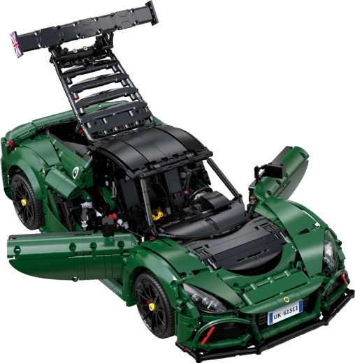 Otvarajući paneli i detaljna unutrašnjost