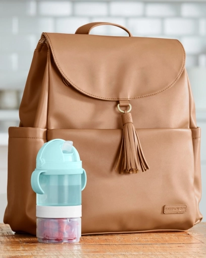 Easy drinking and snacking on the go