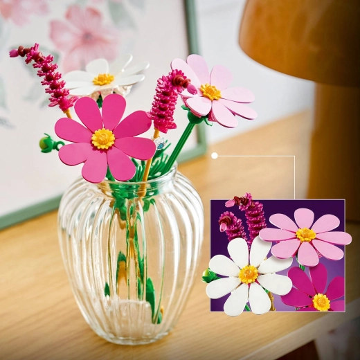 Colorful details with a surprise