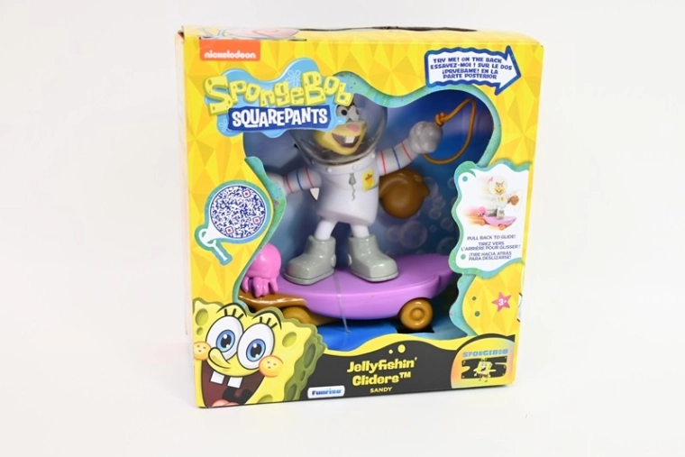SpongeBob SquarePants figurica Sandy na skateboardu Jellyfishin’ Gliders