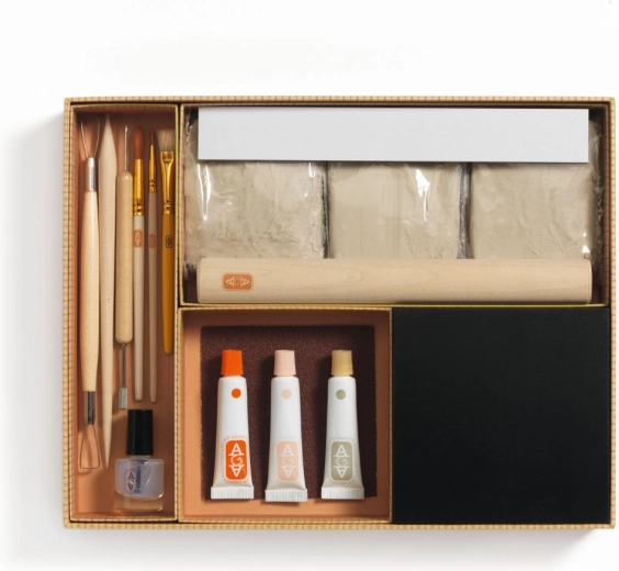 Sve u jednom: alati, masa i boje