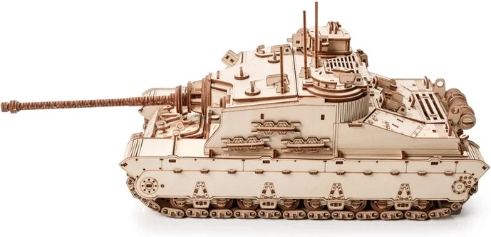 Realističan model tenka Tortoise