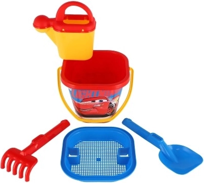 5 pieces for the sandbox and water