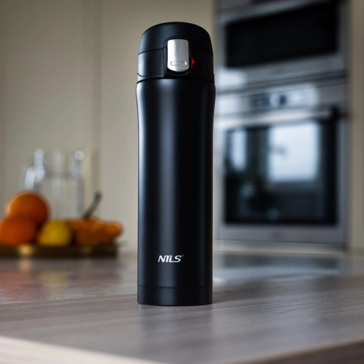 Siguran poklopac s osiguračem i gumbom