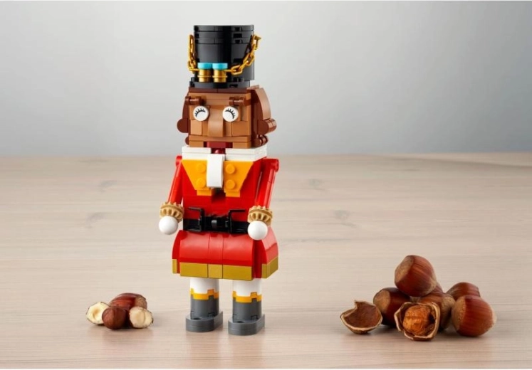 Pokretne ruke i otvorena usta