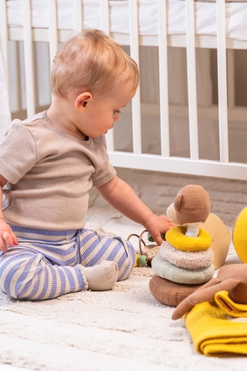 Supports fine motor skills and hand–eye coordination