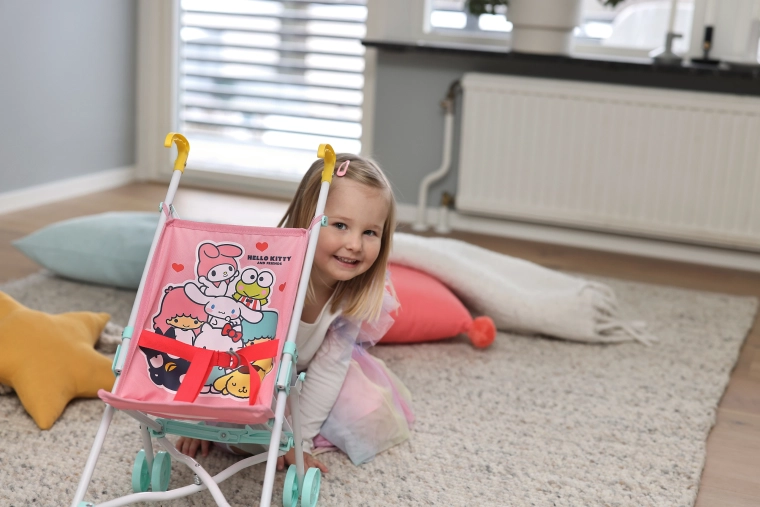 Hello Kitty motiv koji djeca vole