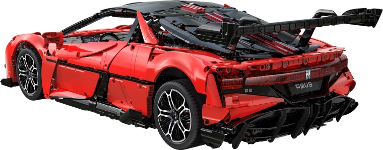 Realistični super-sportski automobil u mjerilu 1:8