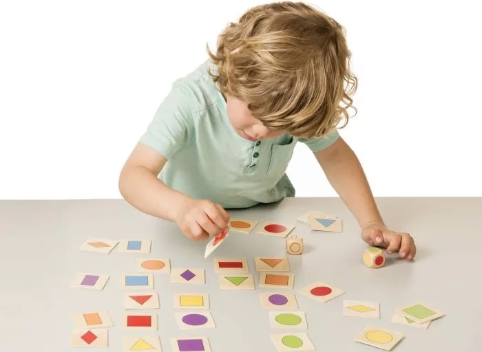 Fast-paced suction-cup game for training reflexes