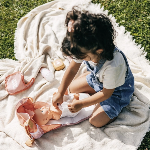 Torba koja se pretvara u podlogu za presvlačenje