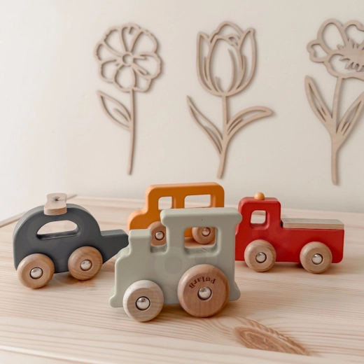 Smooth wood and safe shapes